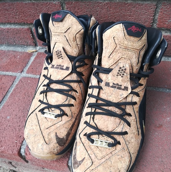 Box of air Jordan retros - Picture 2 of 4